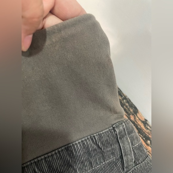 H&M maternity corduroy flare pant. Size Uk 12. Used - Picture 5 of 6